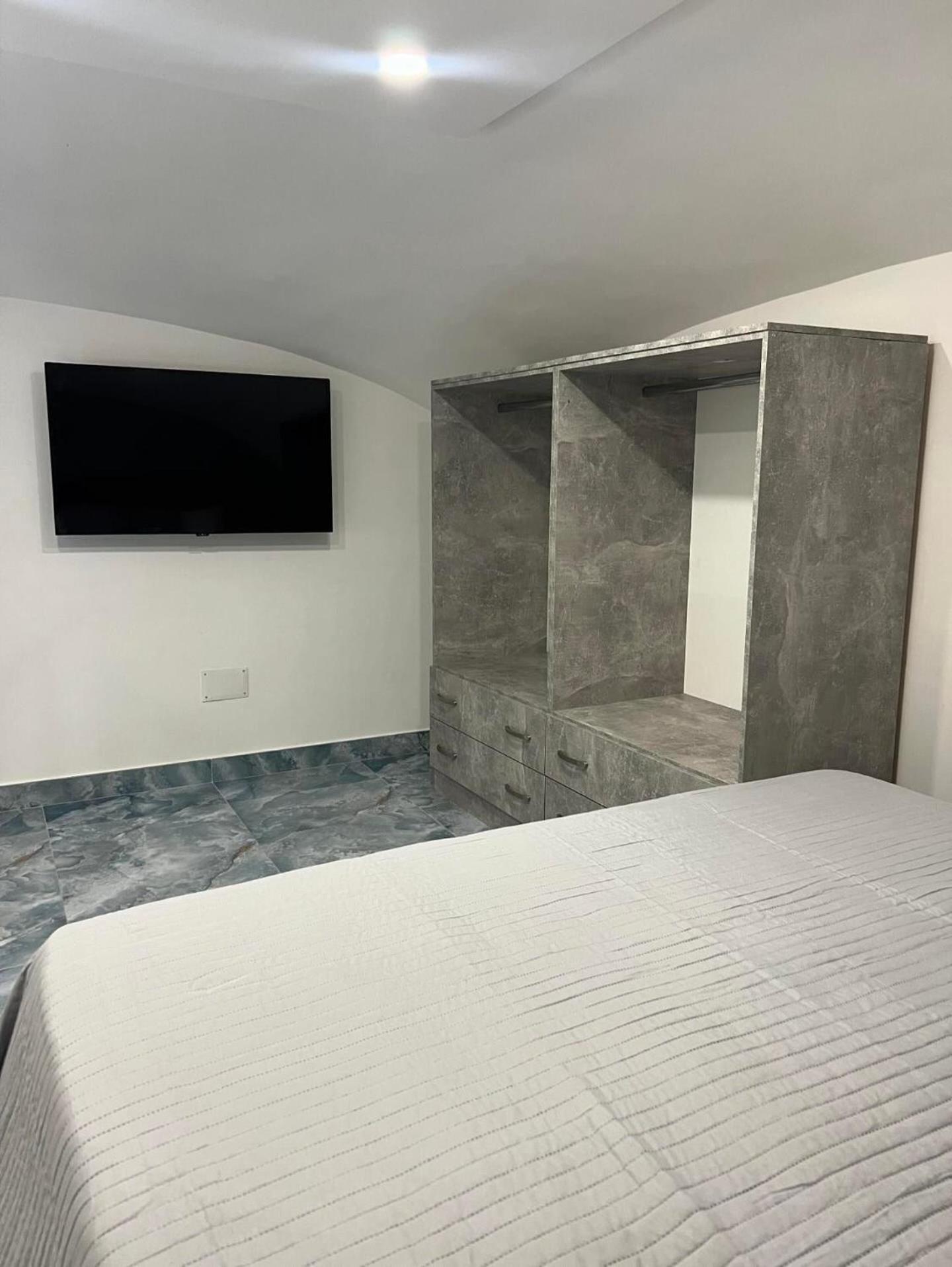 Aurora House 2 * Napoli